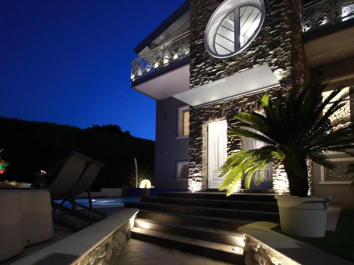 דסנזאנו דל גארדה B&B Bellavista Exclusive In Zona Centrale Con Piscina Riscaldata E Jacuzzi Vista Lago מראה חיצוני תמונה