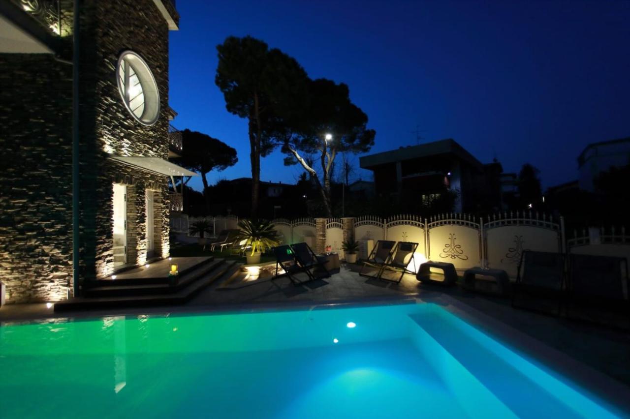 דסנזאנו דל גארדה B&B Bellavista Exclusive In Zona Centrale Con Piscina Riscaldata E Jacuzzi Vista Lago מראה חיצוני תמונה