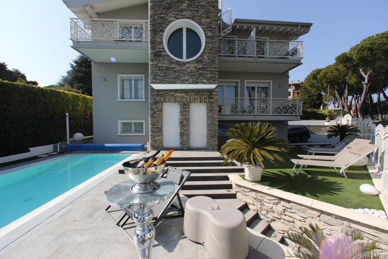 דסנזאנו דל גארדה B&B Bellavista Exclusive In Zona Centrale Con Piscina Riscaldata E Jacuzzi Vista Lago מראה חיצוני תמונה