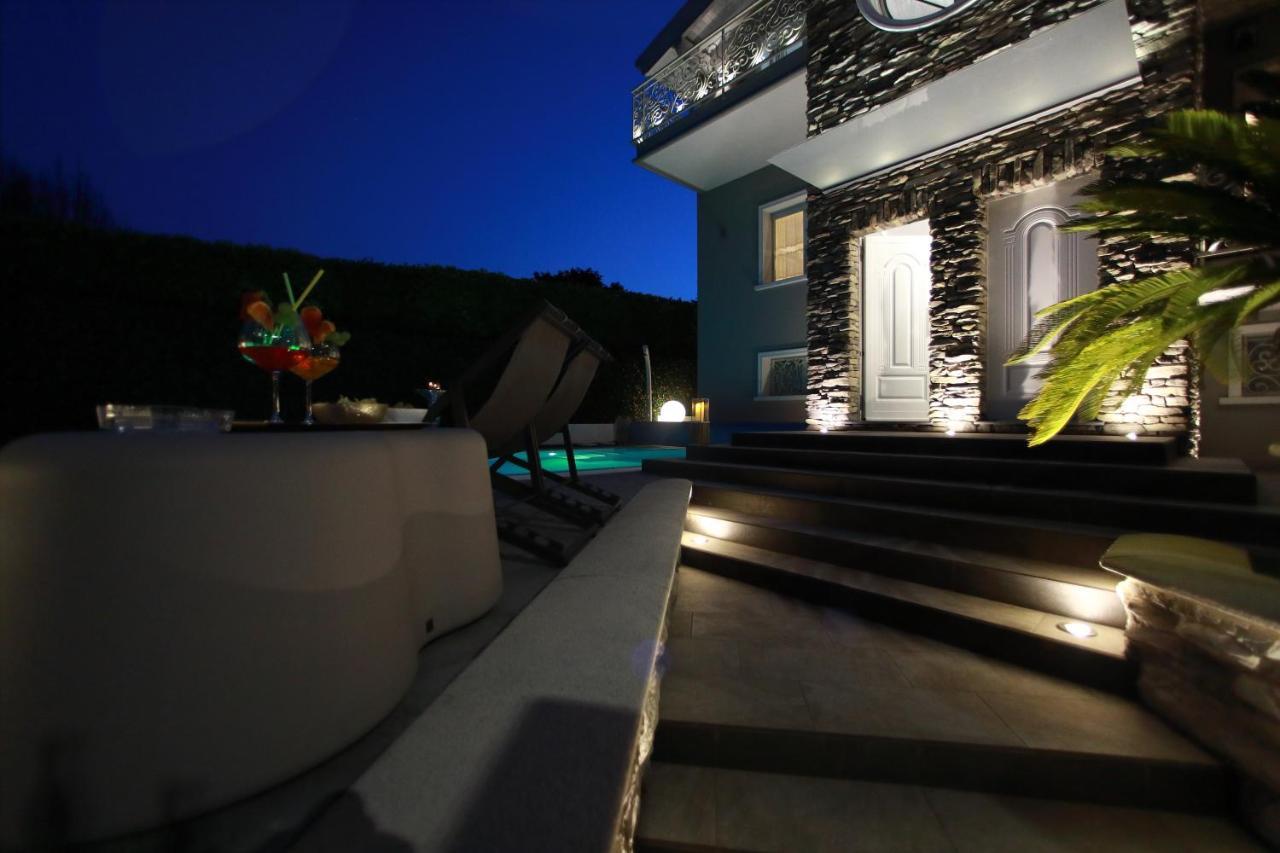 דסנזאנו דל גארדה B&B Bellavista Exclusive In Zona Centrale Con Piscina Riscaldata E Jacuzzi Vista Lago מראה חיצוני תמונה