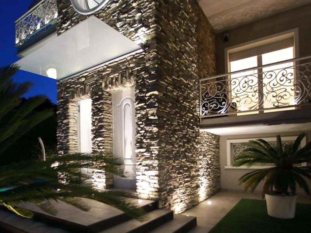 דסנזאנו דל גארדה B&B Bellavista Exclusive In Zona Centrale Con Piscina Riscaldata E Jacuzzi Vista Lago מראה חיצוני תמונה