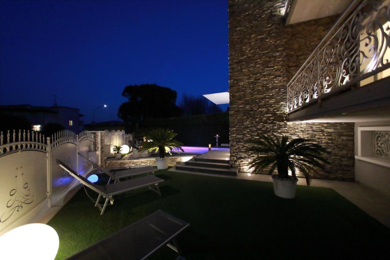 דסנזאנו דל גארדה B&B Bellavista Exclusive In Zona Centrale Con Piscina Riscaldata E Jacuzzi Vista Lago מראה חיצוני תמונה
