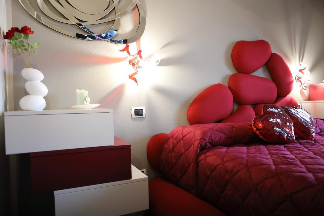 דסנזאנו דל גארדה B&B Bellavista Exclusive In Zona Centrale Con Piscina Riscaldata E Jacuzzi Vista Lago מראה חיצוני תמונה
