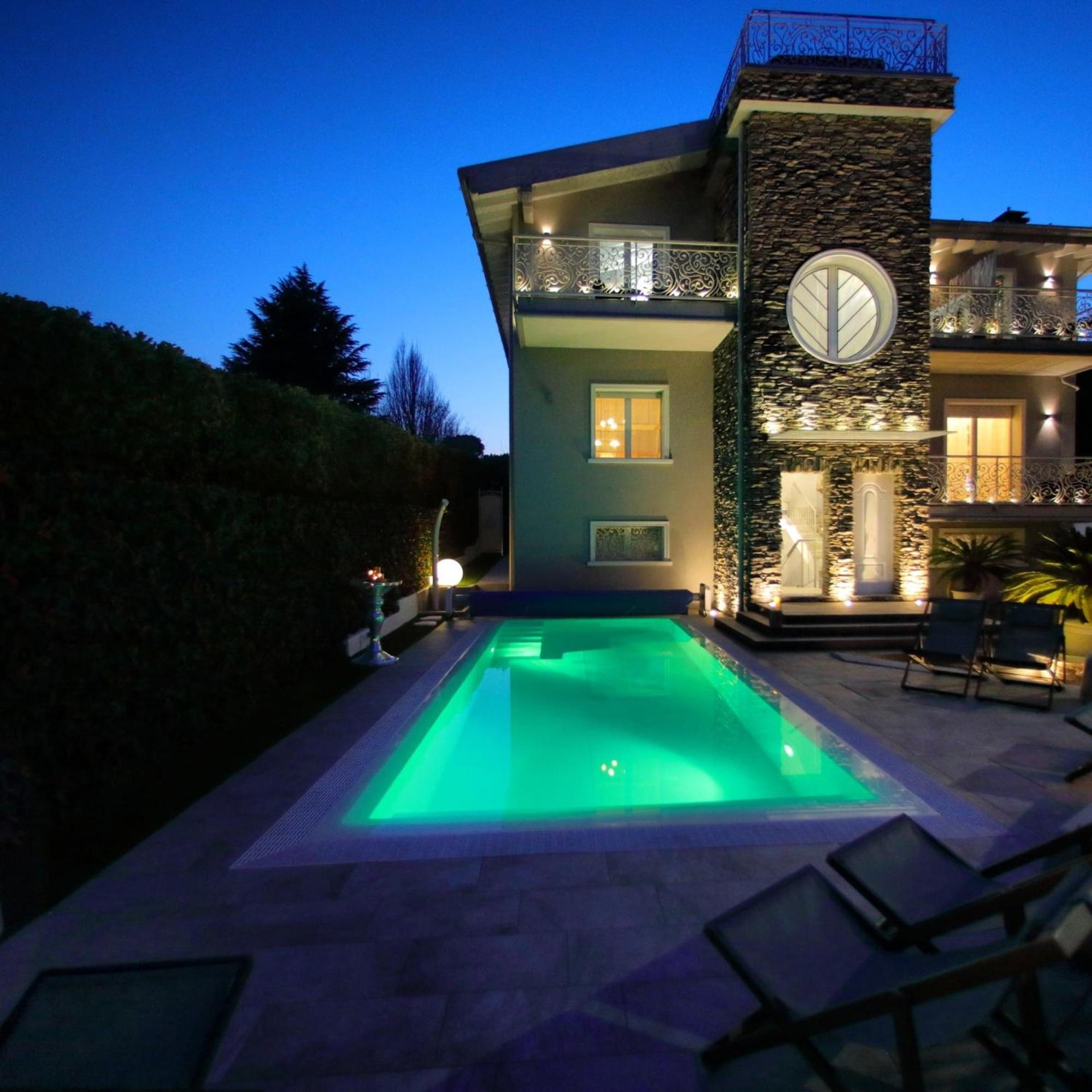 דסנזאנו דל גארדה B&B Bellavista Exclusive In Zona Centrale Con Piscina Riscaldata E Jacuzzi Vista Lago מראה חיצוני תמונה